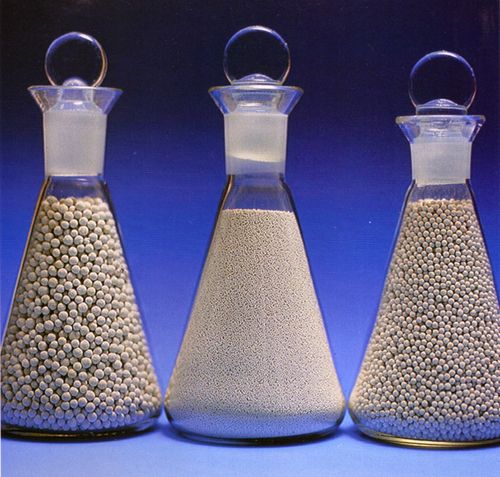 分子筛系列及干燥剂产品广泛用于石油化工,医药,电子,中空玻璃,制冷等